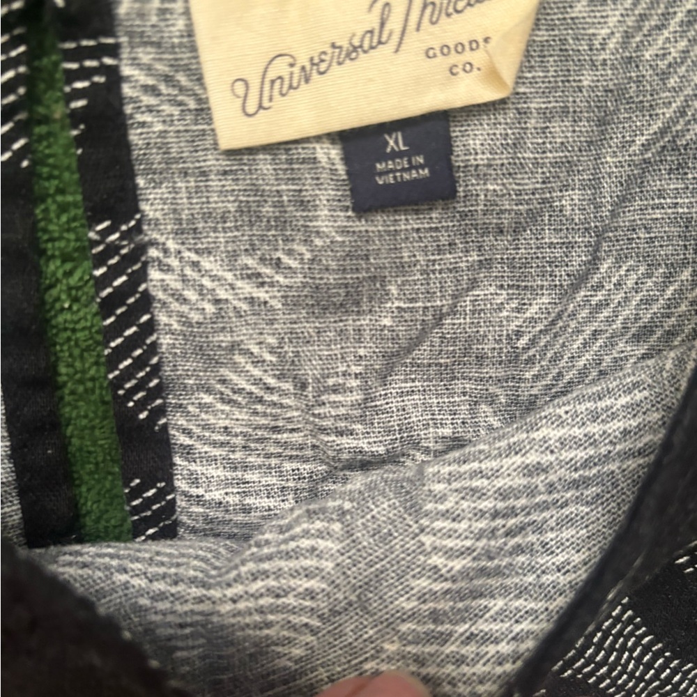 Universal Thread Black and Gray Patterned Long Sl… - image 2